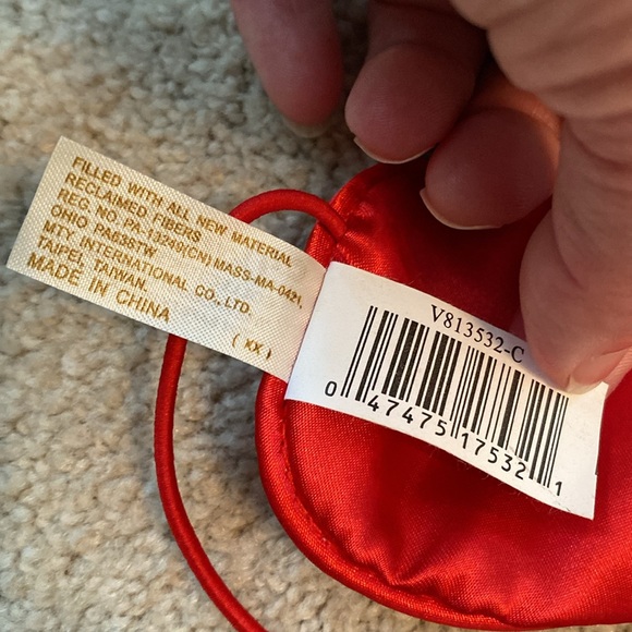 Dart Dee, collectors choice. Red  “I ❤️ you” eye mask. - Picture 4 of 6
